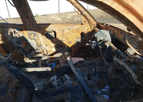 2002 Toyota Sequoia Sr5 V8 z USA, uszkodzony, nr VIN 5TDBT44A72S073523